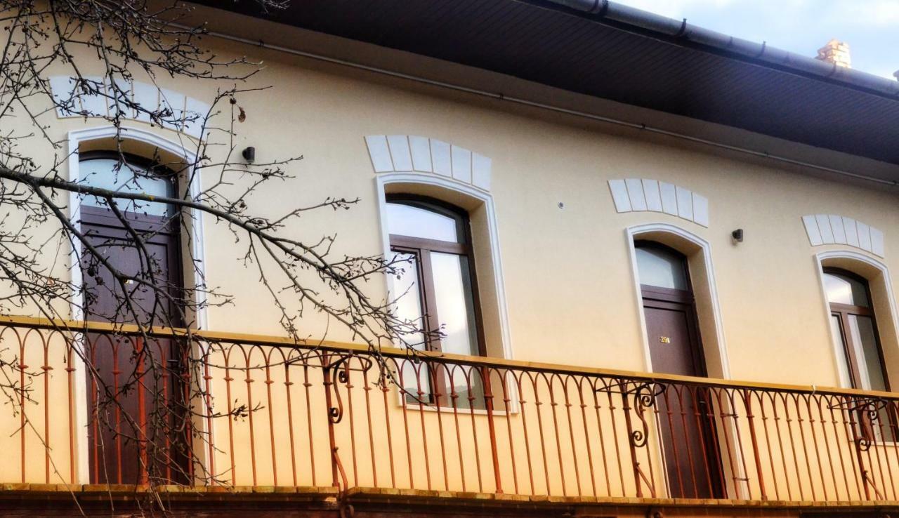 Lovelystay Oldtown Studio Brasov Exterior photo